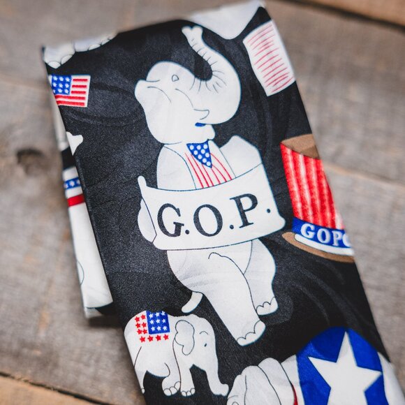 🐘 Men’s Navy Blue Elephant-Themed Necktie – GOP/Political Design 🐘 - Picture 1 of 8